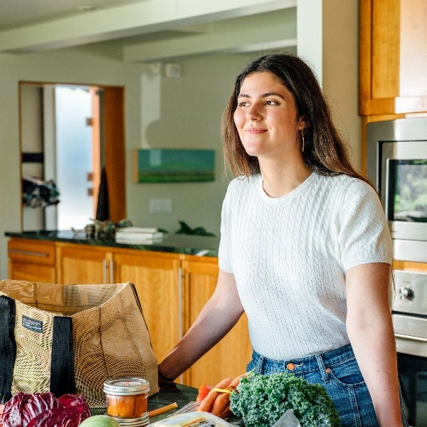 Person unloading their groceries